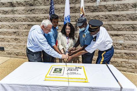 Anc Cake Cutting For The Armys 246th Birthday Karen Durha Flickr