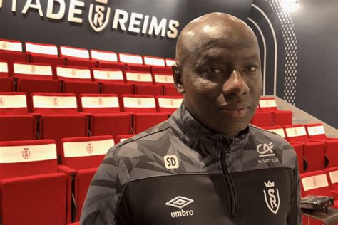 Samba Diawara Entra Neur Int Rimaire Du Stade De Reims Montrer La