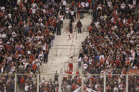 Tensión E Incidentes Entre Las Dos Facciones De La Barrabrava De River Nexofin