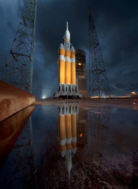 17 HQ Photos from NASA’s Orion Launch » TwistedSifter