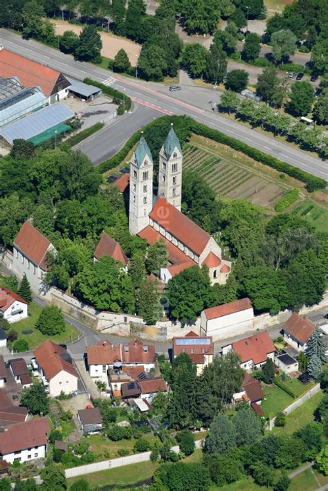 Luftaufnahme Straubing Kirchengebäude der Kirche St Nikola an der St