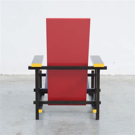 Red And Blue Chair By Gerrit Rietveld For Cassina Vintage Design Point