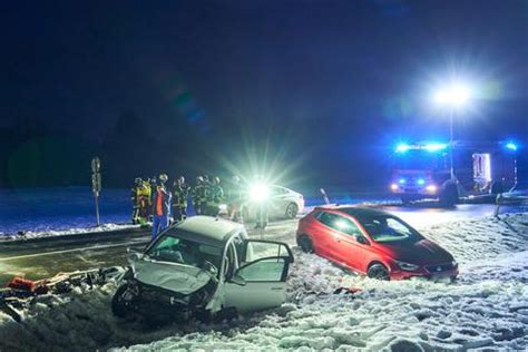 Glatteis Unfall Am Morgen Mit Drei Verletzten Im Westerwald