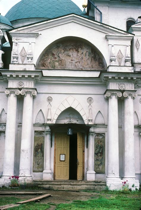 Restoring an ancient cathedral in Rostov - Russia Beyond