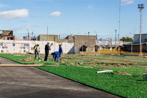 Gobierno Realiza Los Trabajos De Colocaci N De C Sped Sint Tico En Las