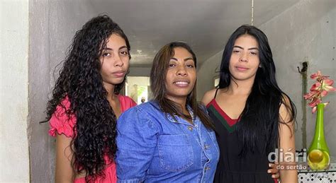 Emocionada jovem de Piancó adotada ainda bebê reencontra mãe