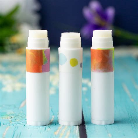 3 Easy Beeswax Lip Balm Recipes