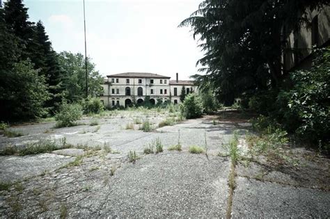 Allinterno Della Ex Caserma Montelungo Galleria Fotografica L Eco Di