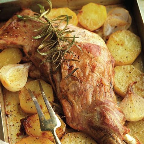 Ternasco de Aragón asado al horno con patatas receta de la abuela