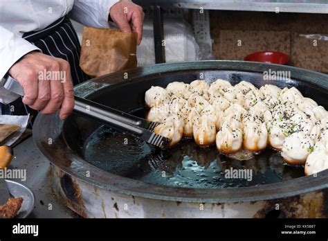 Shanghai Pan Fried Pork Dumpling Stock Photo Alamy