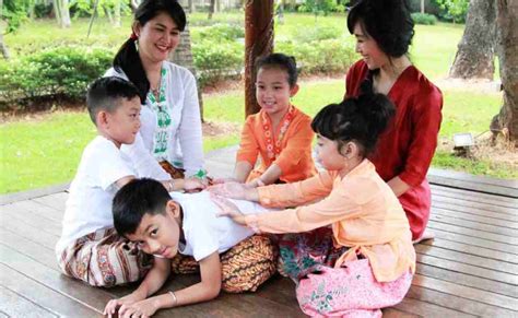 17 Permainan Tradisional Indonesia yang Seru, Kreatif & Menyehatkan