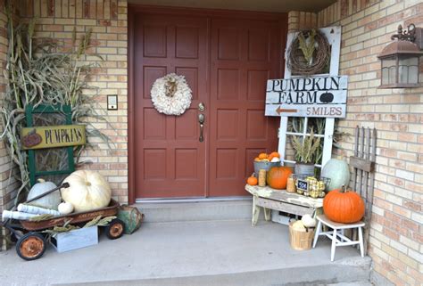 Farmhouse Fall Porch - Little Vintage Nest