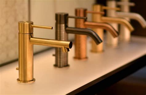 Bathtub Faucet Types: Which is Best for You? - Bathtubber