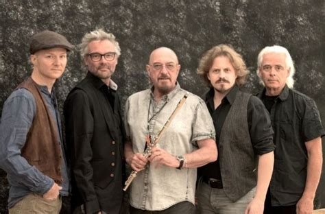 Jethro Tull Announces The Jethro Tull Christmas Album Fresh Snow At