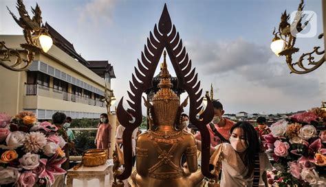 Foto Khidmat Peringatan Tri Suci Waisak Di Vihara Hemadhiro Mettavati