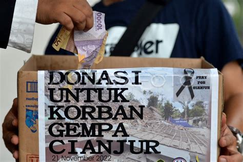 Penggalangan Dana Untuk Korban Gempa Cianjur Antara Foto