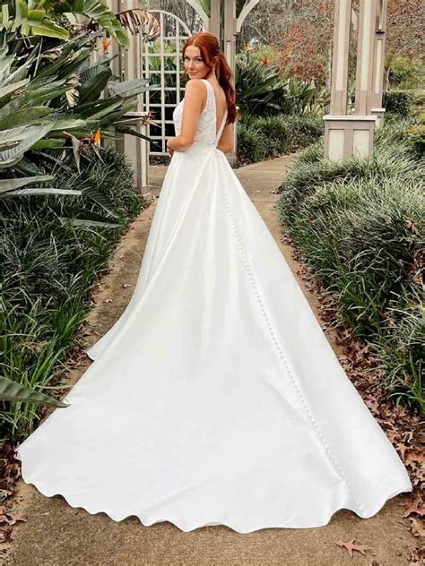 Essense Of Australia D La Bella Sposa