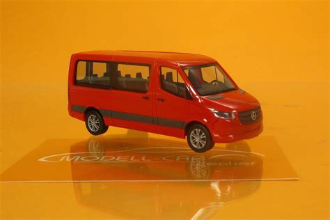 Herpa Mercedes Benz Sprinter Bus Flachdach Rot