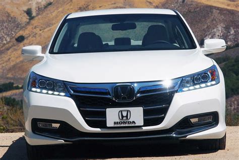 Honda Accord Plug-In Hybrid Photos and Specs. Photo: Honda Accord Plug-In Hybrid models and 24 ...