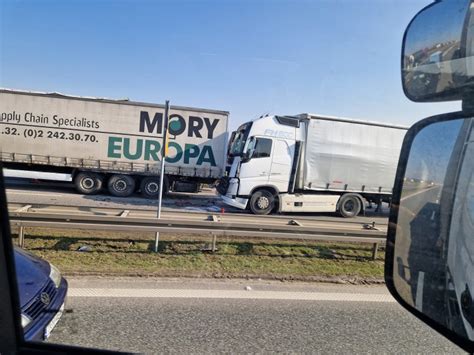 Karambol na autostradzie A4 koło Wrocławia Zderzyło się aż pięć tirów