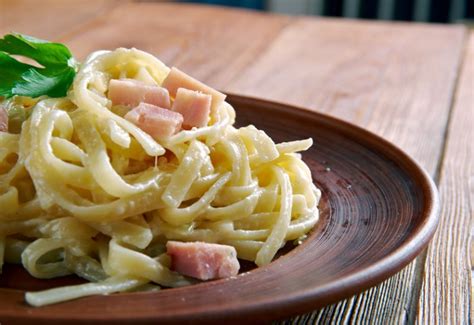 Fettuccine Alla Papalina Ricetta Romana Tipica E Originale