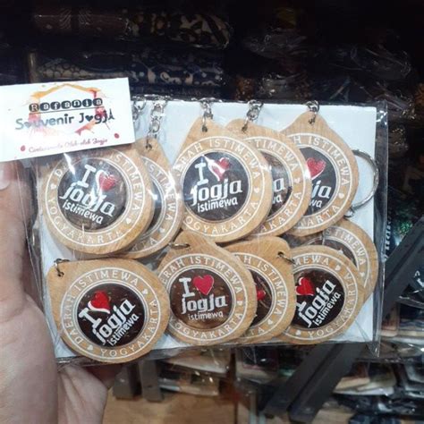 Jual 10 Pcs Gantungan Kunci Jogja Liontin Bulat Klasik Souvenir