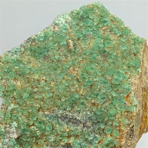 Prato Di FLUORITE VERDE Ottaedrica 1 5KG Elegante Cristalli Su Matrice