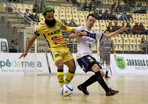 Jaraguá vence o Tubarão no duelo catarinense da rodada na LNF 2018 LNF