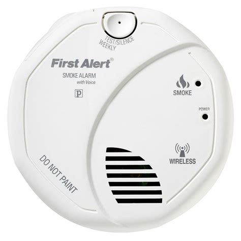 First Alert Wireless Interconnect Smoke Detector with Voice Alarm ...