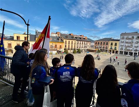 Morala reconoce los méritos del Club Natación Bierzo El deporte