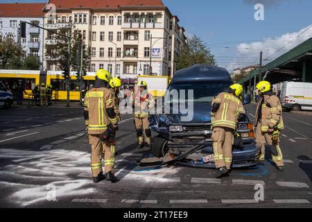 Schwerer Verkehrsunfall Mit Einer Stra Enbahn An Der Kreuzung