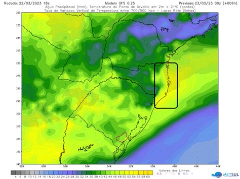 Chuva orográfica provoca inundações em parte de Santa Catarina