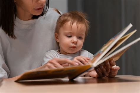 baby reading pictures