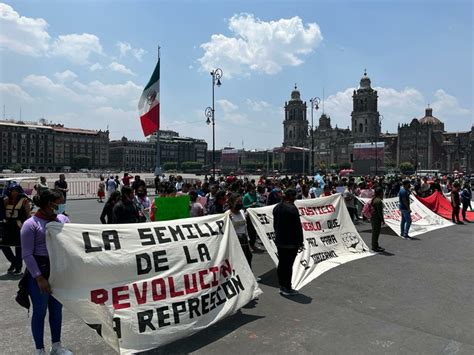 La Jornada Exigen Frente A Palacio Nacional Cancelar Carpetas De