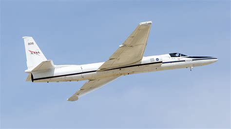 La NASA busca minerales en el desierto con un avión espía U 2