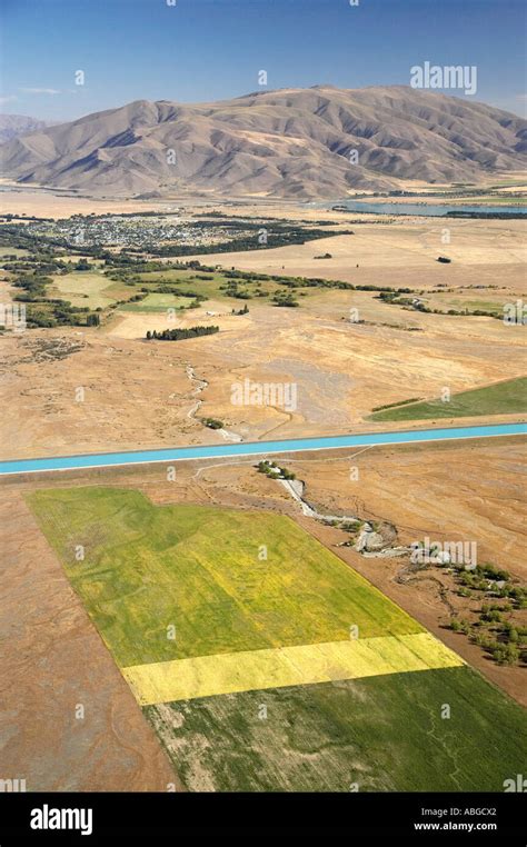 Pukaki Canal Hi Res Stock Photography And Images Alamy