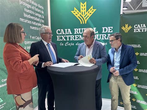 Caja Rural de Extremadura renueva su colaboración con el Salón Ovino de