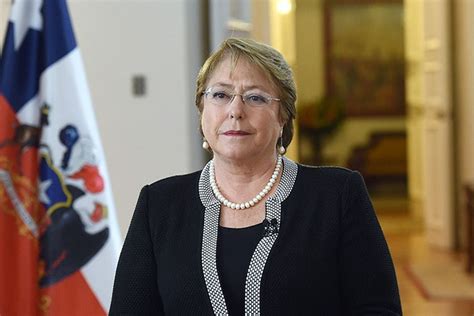 Adimark Bachelet deja el gobierno con un 39 de aprobación a su