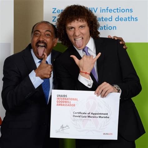 Zagueiro David Luiz Se Torna Embaixador Mundial Para O Combate Da AIDS