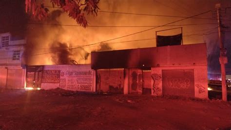 Incendió consume bodega en Ecatepec