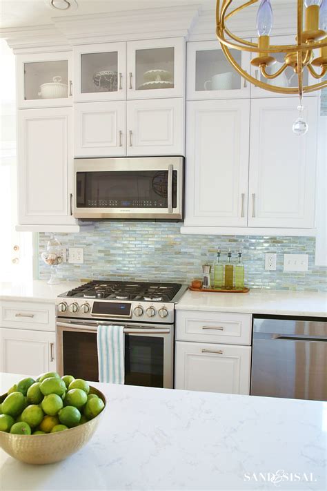 Installing Glass Tile Backsplash Glass Backsplash Ideas Pictures And Tips From Hgtv Hgtv In