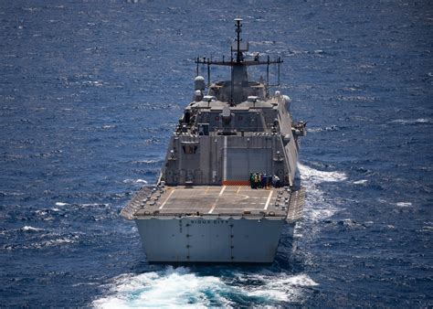 Dvids Images Uss Sioux City Participates In Vertical Replenishment