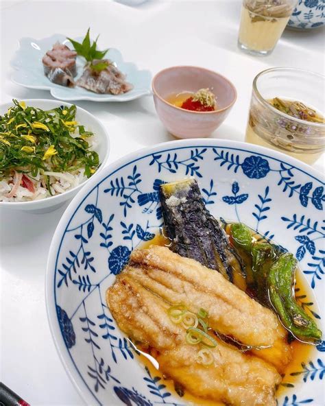 新部宏美さんのインスタグラム写真 新部宏美instagram「お友達が先生をするお料理教室へ🐟 脂が乗った鰯と夏野菜を使った 美味しく