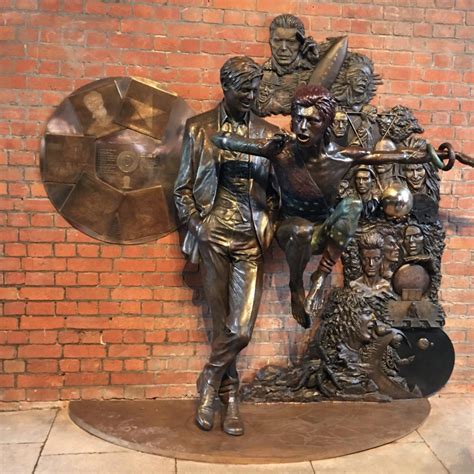 A New David Bowie Statue Tribute Is Unveiled In Aylesbury Smooth