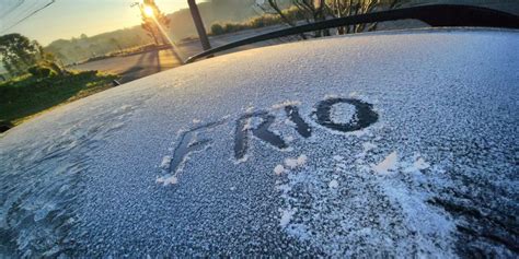 Frio de 2ºC abaixo de zero e geada hoje calor de 30ºC amanhã