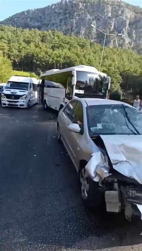 Antalya da 12 aracın karıştığı zincirleme trafik kazası Haberler