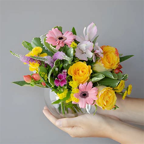 Buy Wholesale Garden Rainbow Flower Centerpieces in Bulk - FiftyFlo...