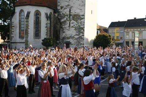 Vor Generationswechsel Im Turnverein Perg Zieht Vorstandsteam Nach 19