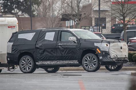 2021 Cadillac Escalade Looks Much Better Than All New Chevrolet Tahoe Suburban Autoevolution