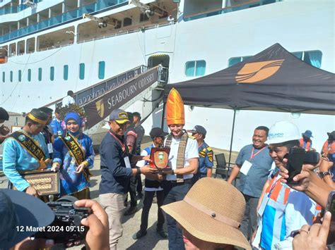 Berkunjung Ke Museum Barru Kapal Pesiar Mv Seabourn Odyssey Sandar Di